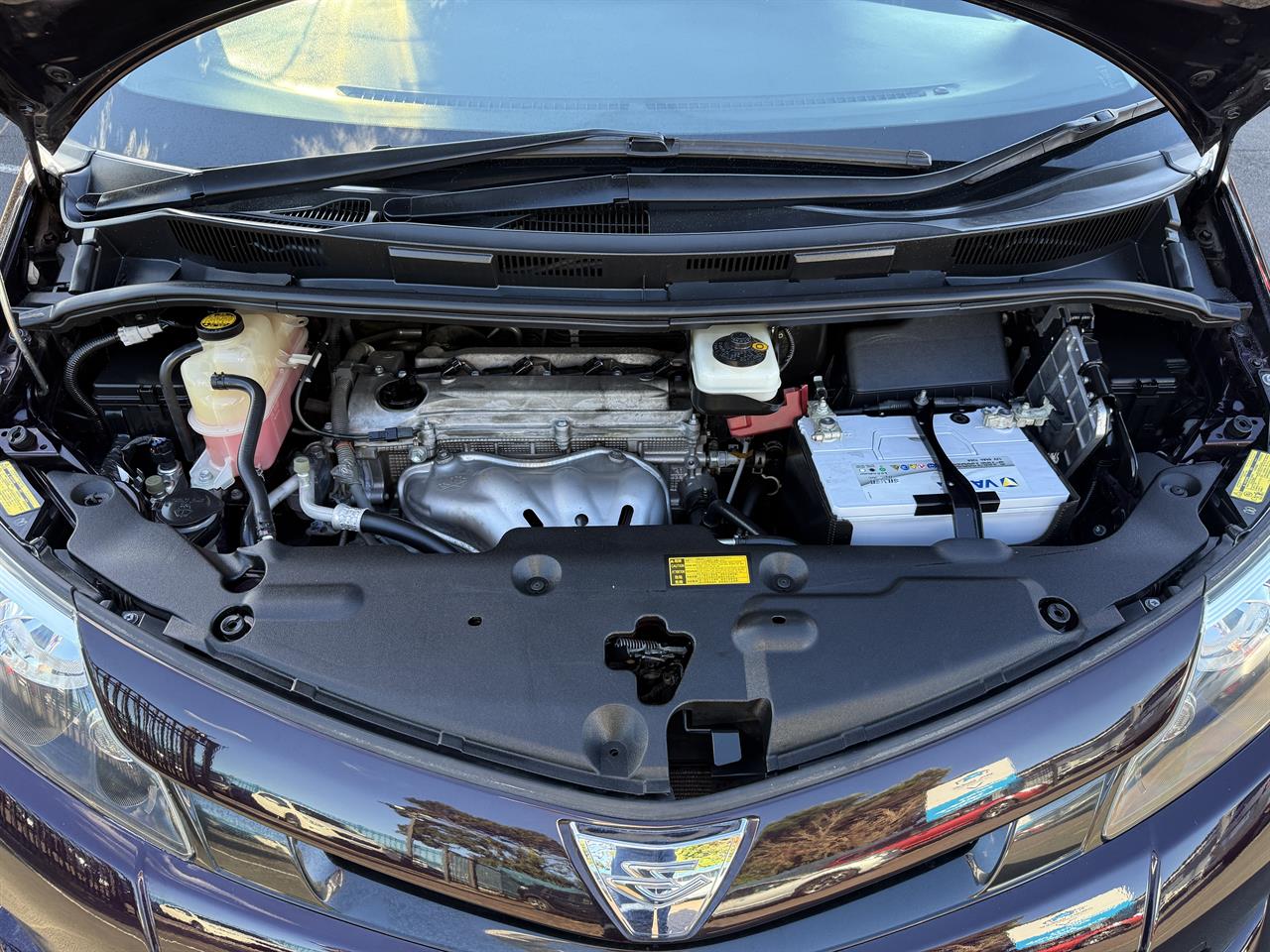 2015 Toyota Estima thumbnail