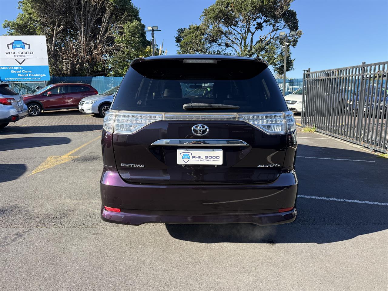 2015 Toyota Estima thumbnail