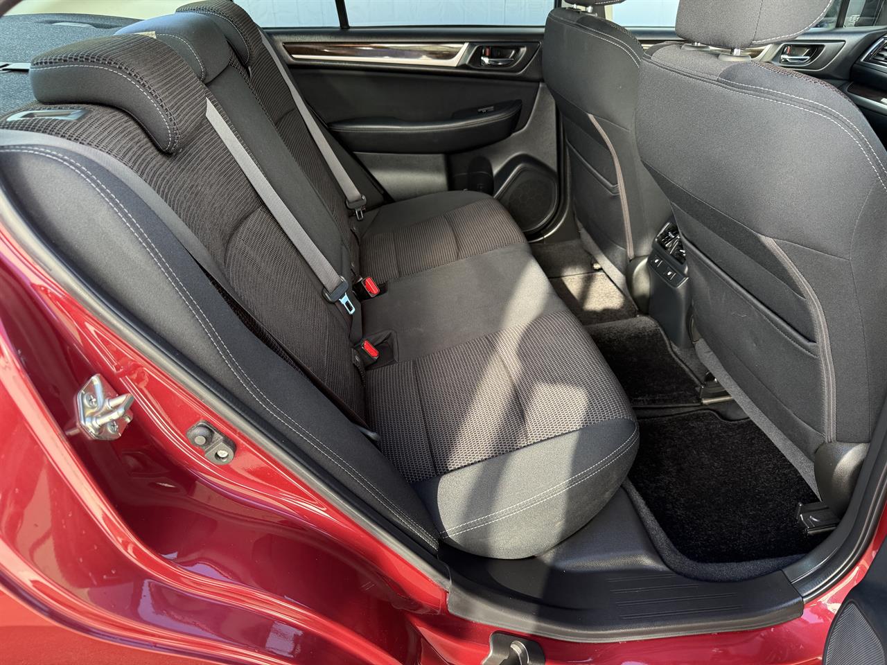 2016 Subaru Legacy thumbnail