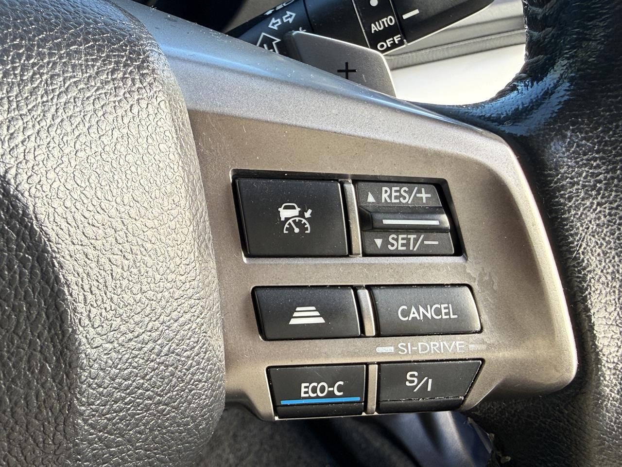2014 Subaru XV thumbnail