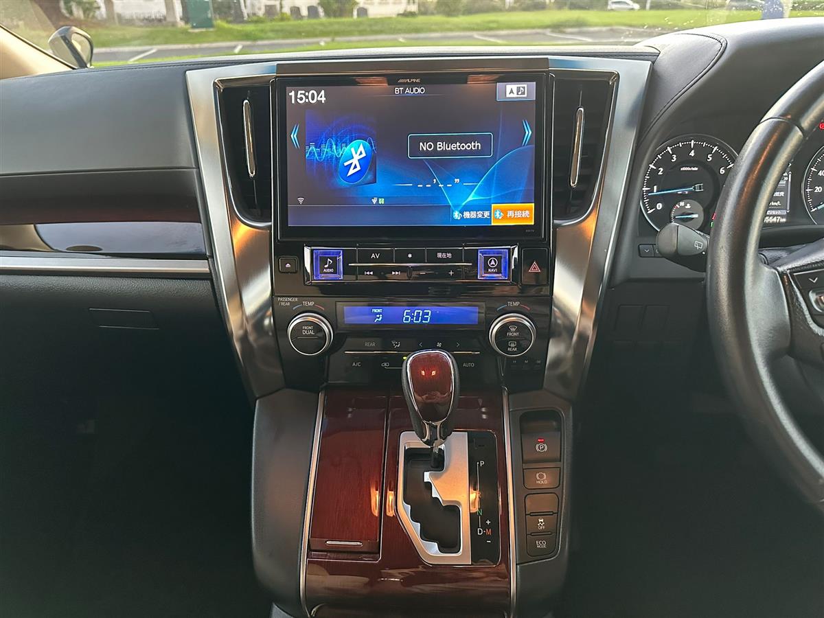 2017 Toyota Alphard thumbnail