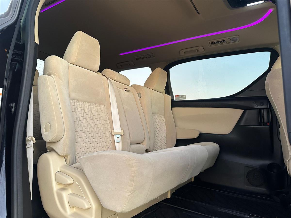 2017 Toyota Alphard thumbnail