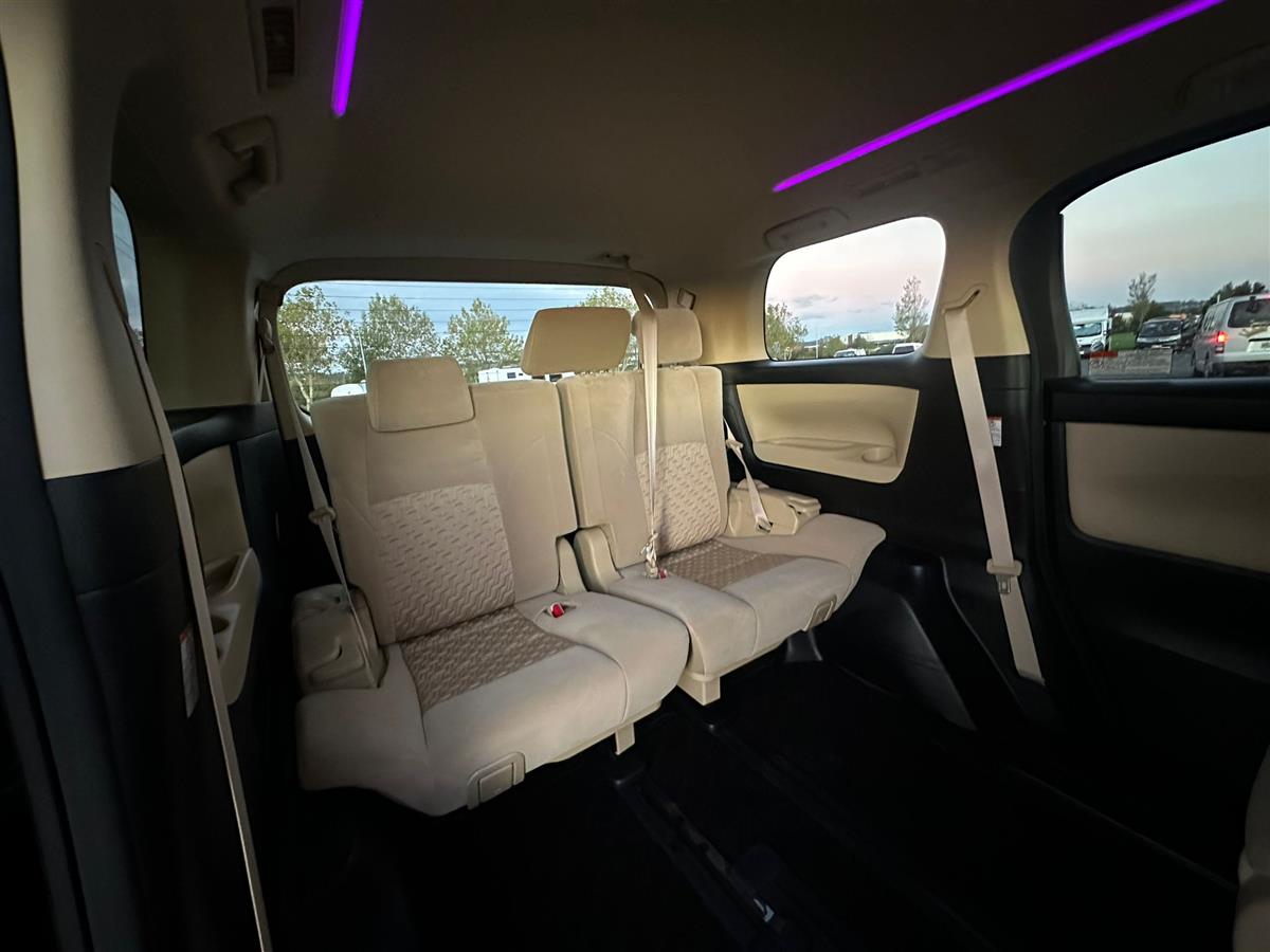 2017 Toyota Alphard thumbnail