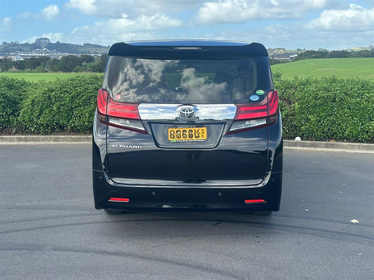 2017 Toyota Alphard thumbnail