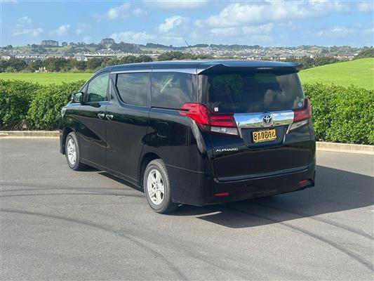 2017 Toyota Alphard thumbnail