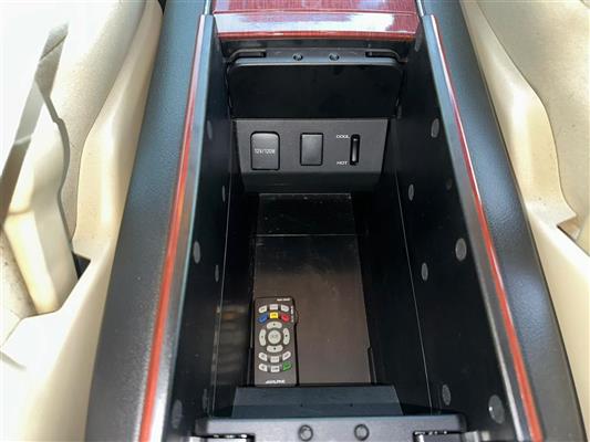 2017 Toyota Alphard thumbnail
