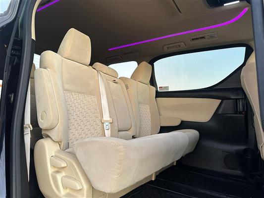 2017 Toyota Alphard thumbnail