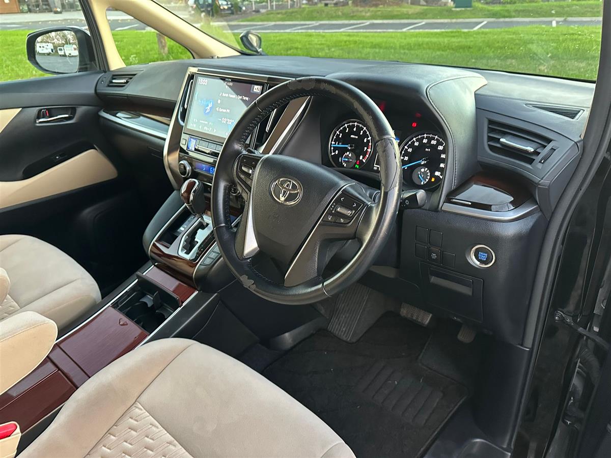 2017 Toyota Alphard thumbnail