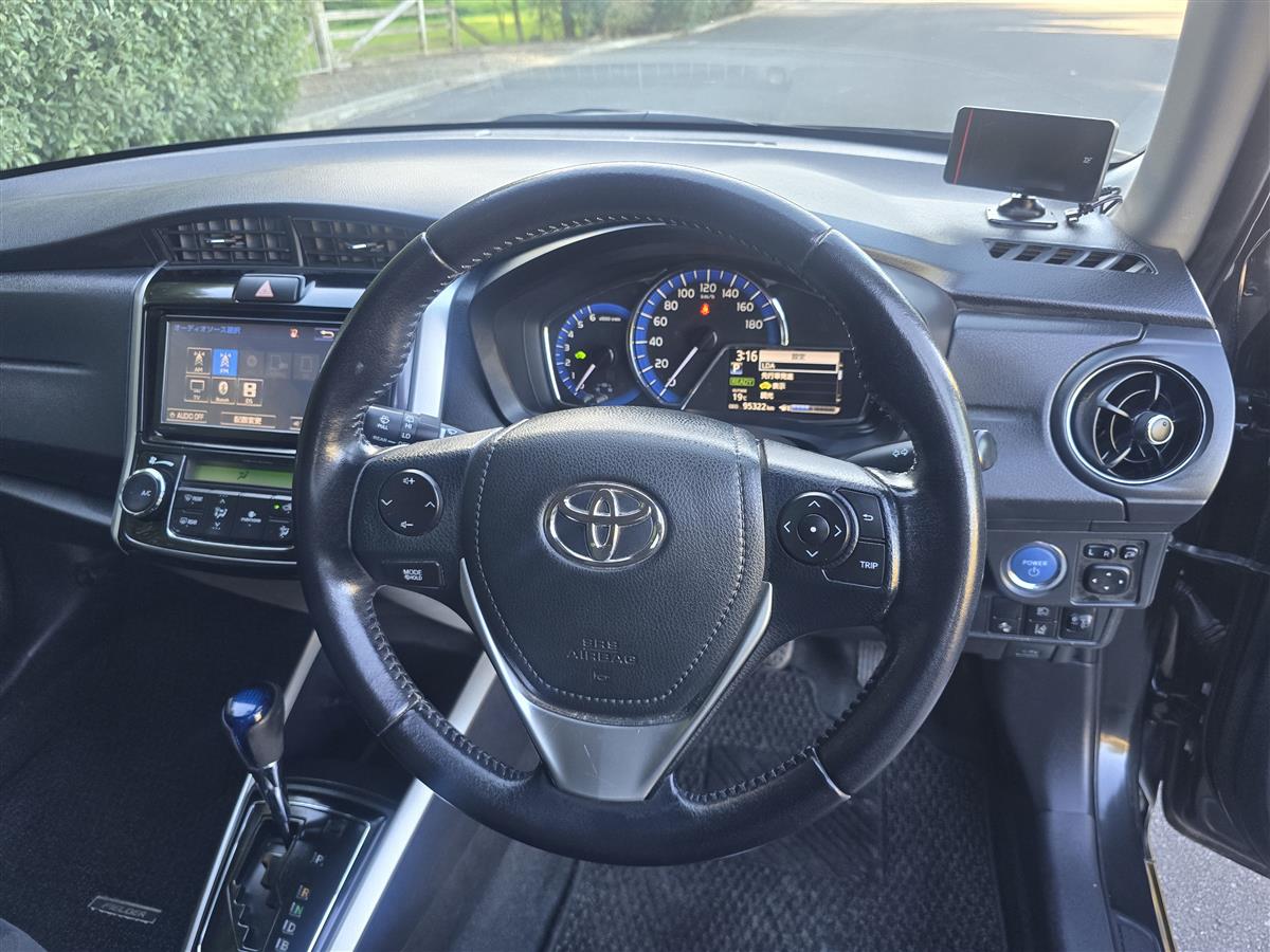 2015 Toyota Corolla thumbnail