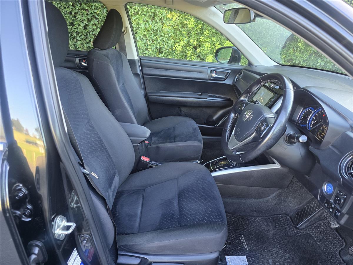 2015 Toyota Corolla thumbnail