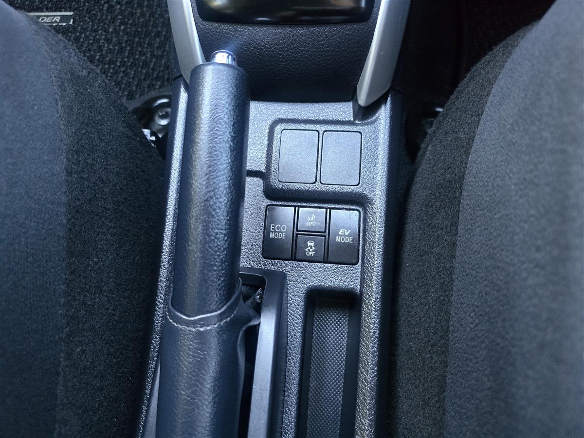 2015 Toyota Corolla thumbnail