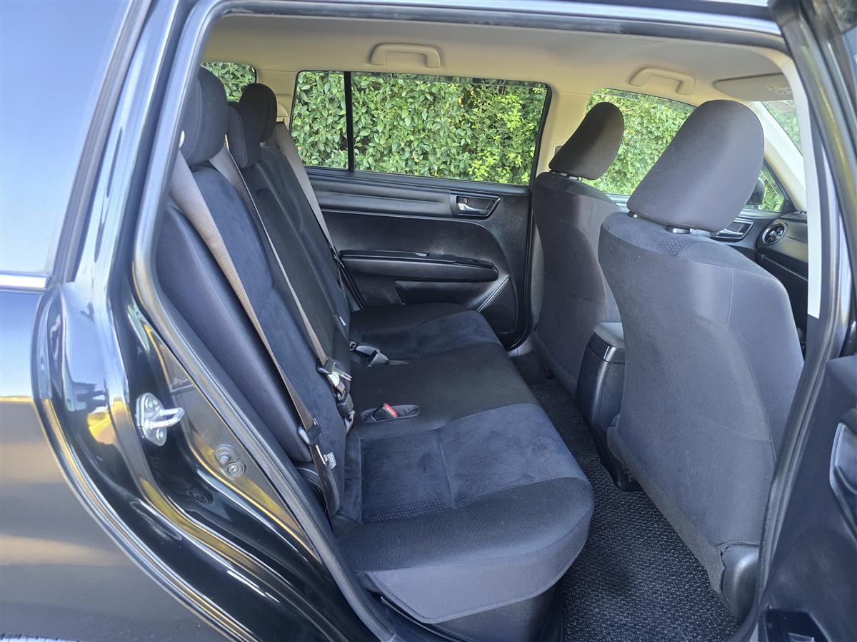 2015 Toyota Corolla thumbnail