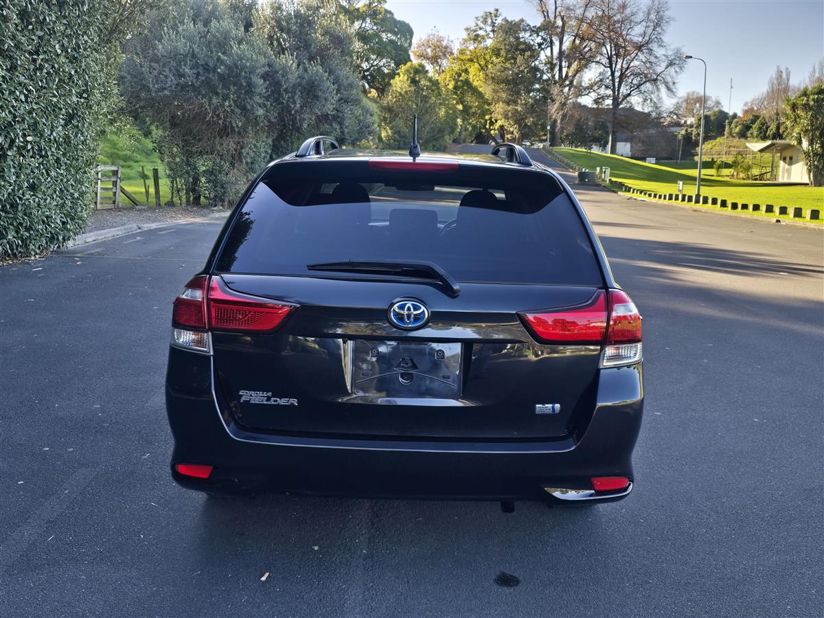 2015 Toyota Corolla thumbnail