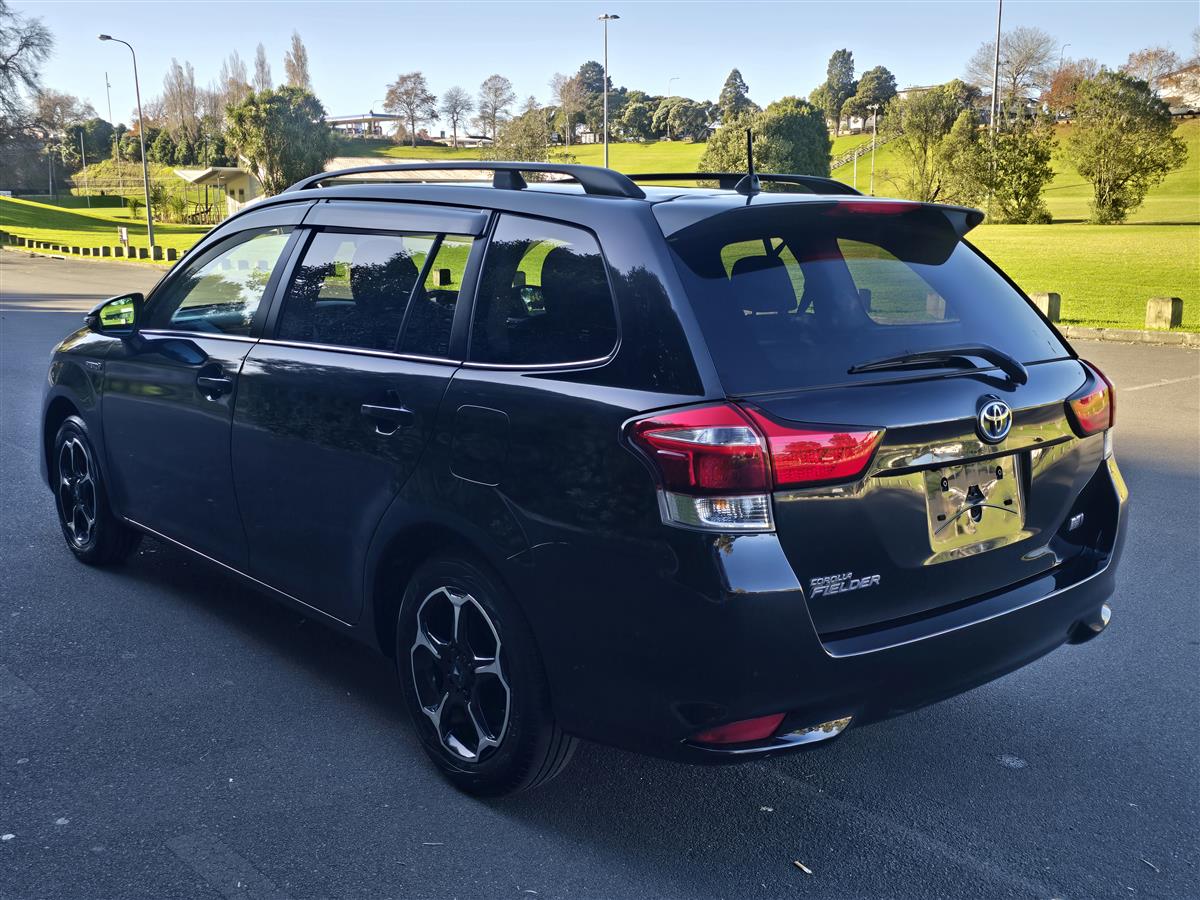 2015 Toyota Corolla thumbnail