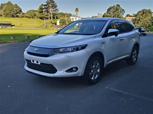 2015 Toyota Harrier thumbnail