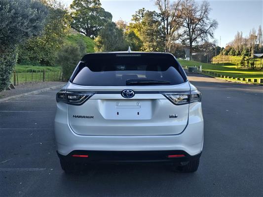 2015 Toyota Harrier thumbnail