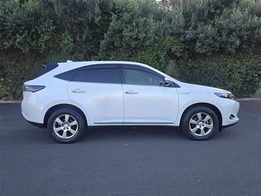 2015 Toyota Harrier thumbnail