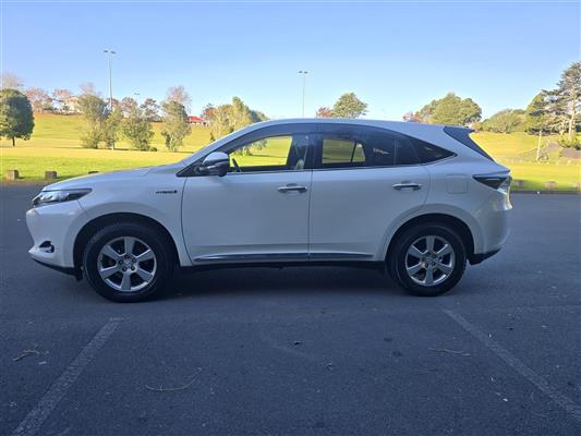 2015 Toyota Harrier thumbnail