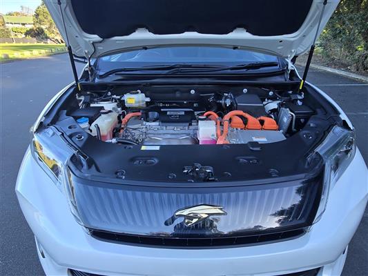 2015 Toyota Harrier thumbnail