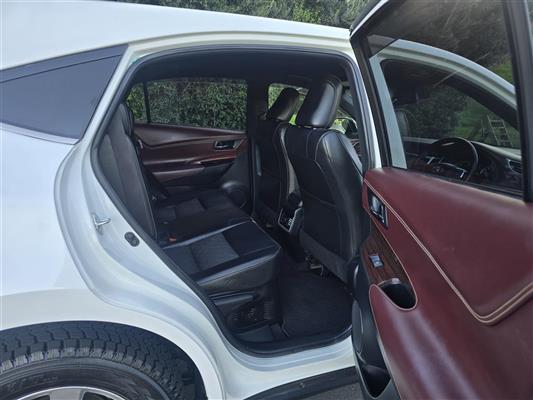 2015 Toyota Harrier thumbnail