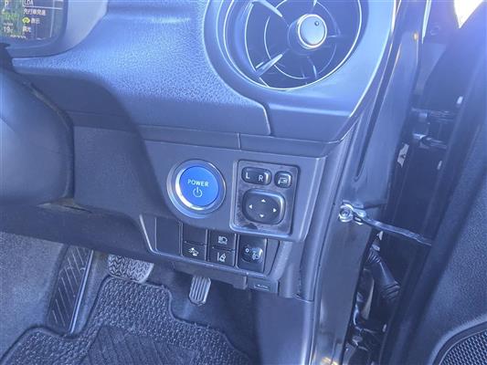 2015 Toyota Harrier thumbnail