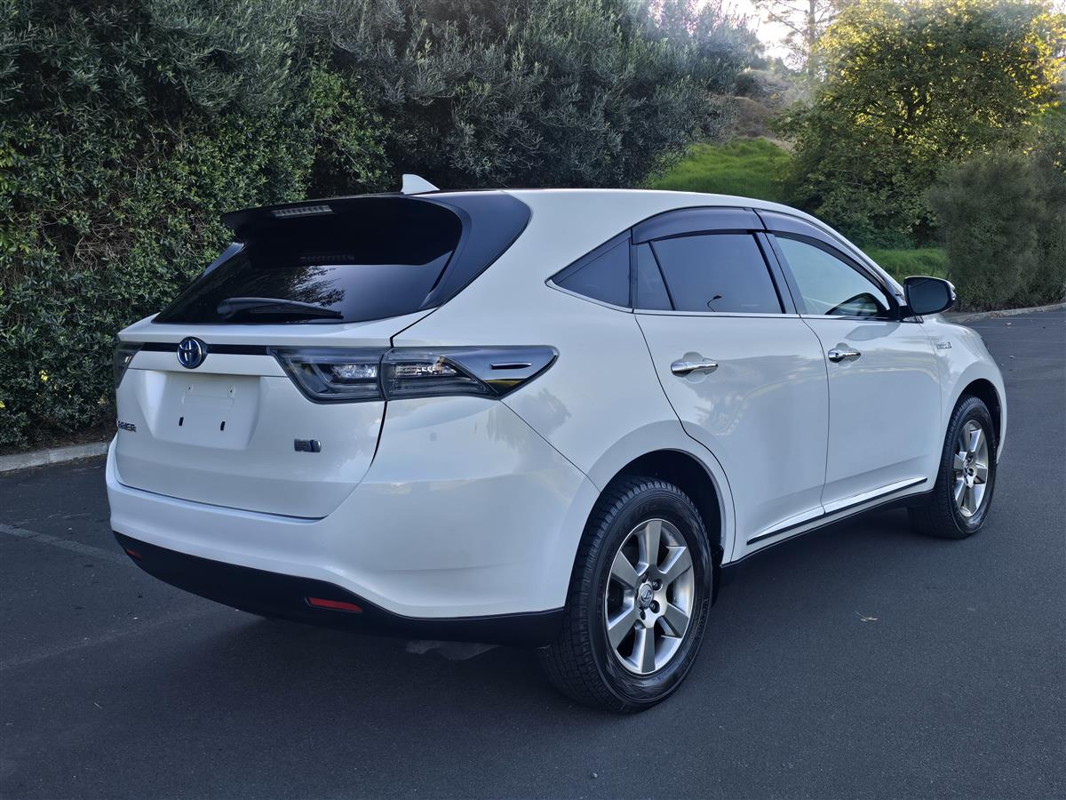2015 Toyota Harrier thumbnail