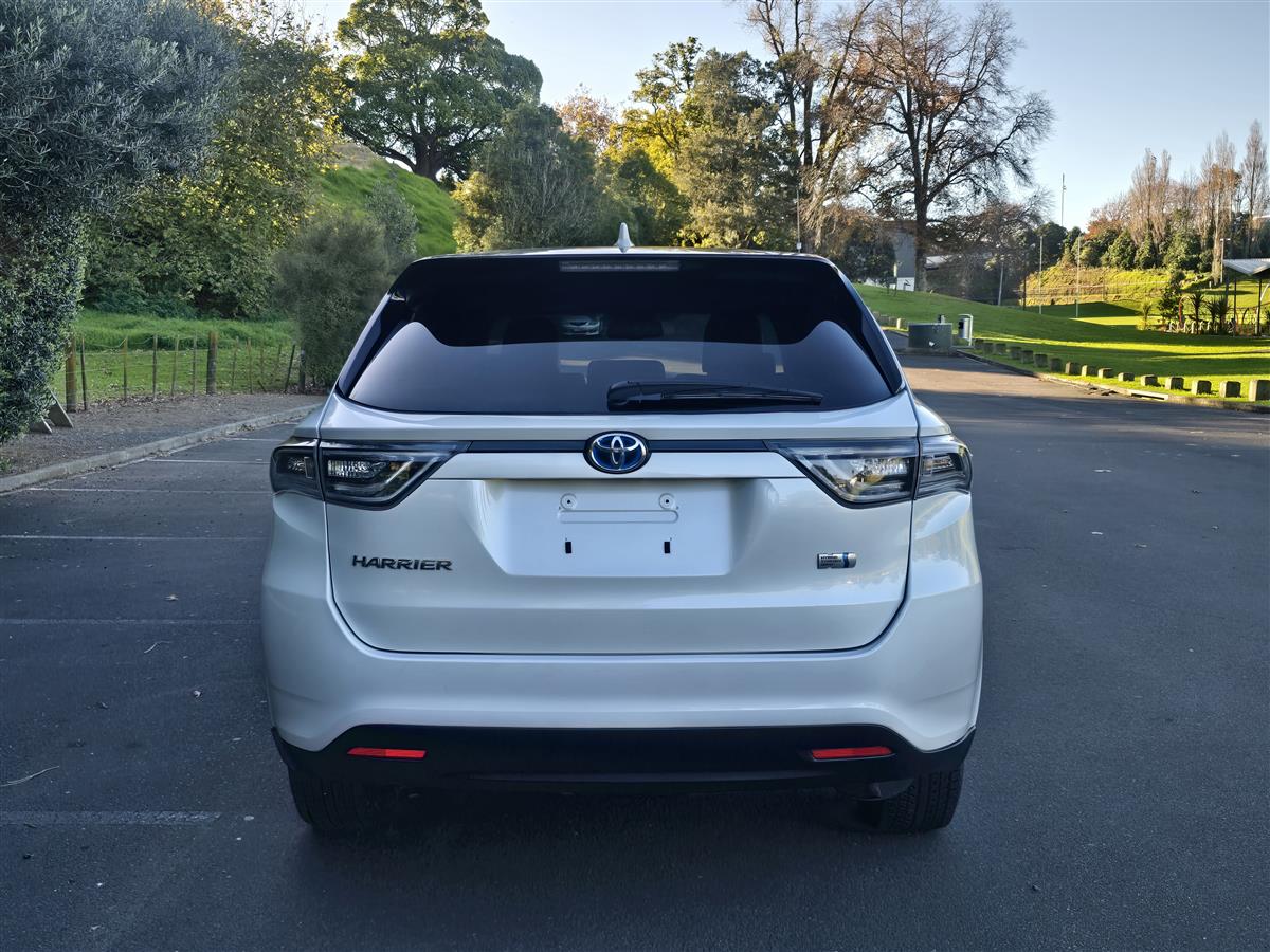 2015 Toyota Harrier thumbnail