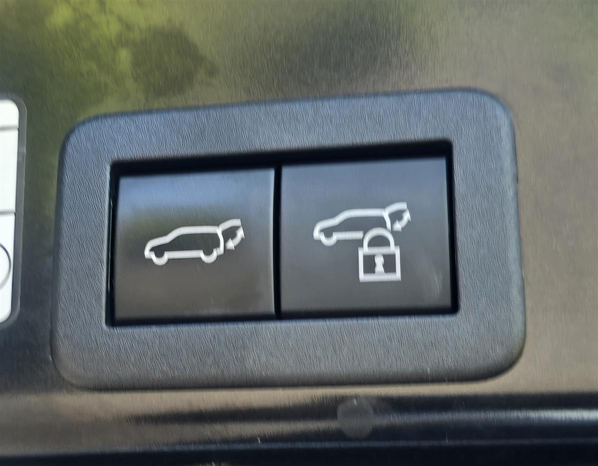 2020 Toyota Yaris thumbnail