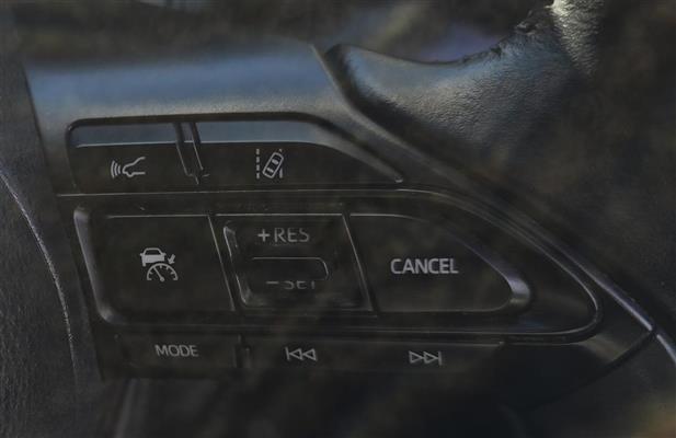 2020 Toyota Yaris thumbnail