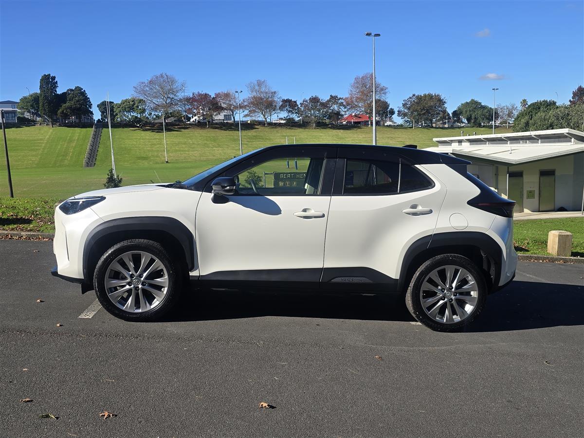 2020 Toyota Yaris thumbnail