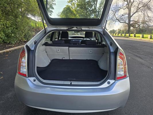 2014 Toyota Prius thumbnail