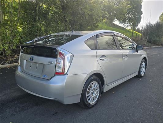 2014 Toyota Prius thumbnail