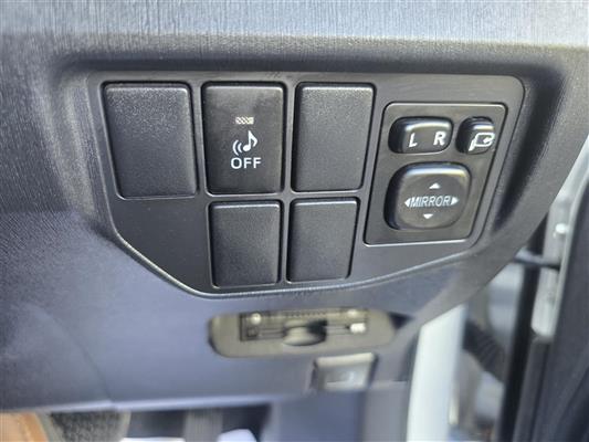 2014 Toyota Prius thumbnail