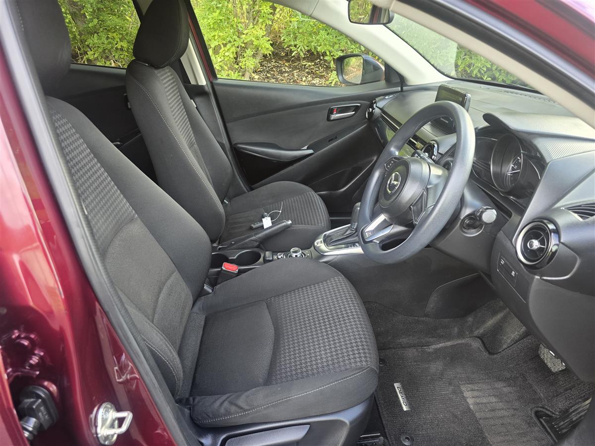 2017 Mazda Demio thumbnail