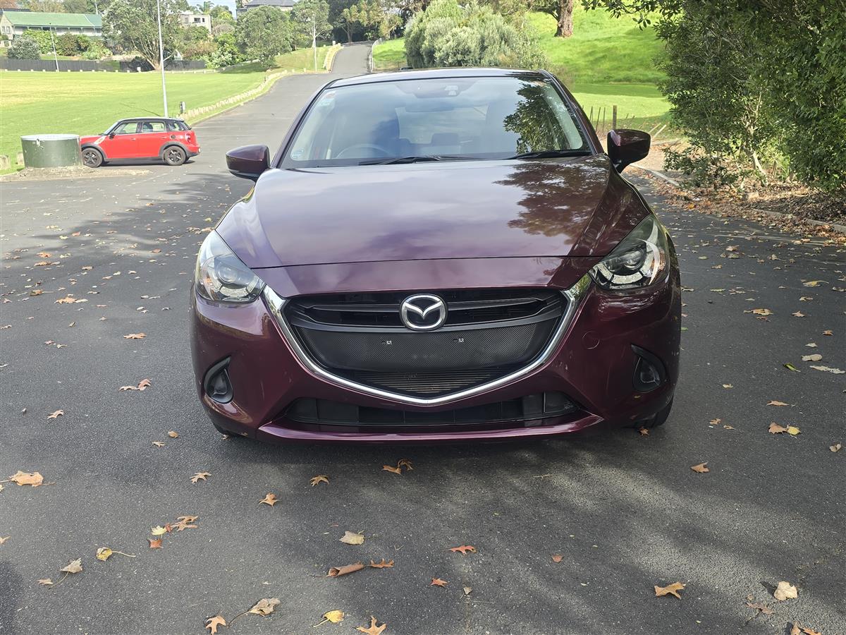 2017 Mazda Demio thumbnail