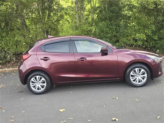 2017 Mazda Demio thumbnail