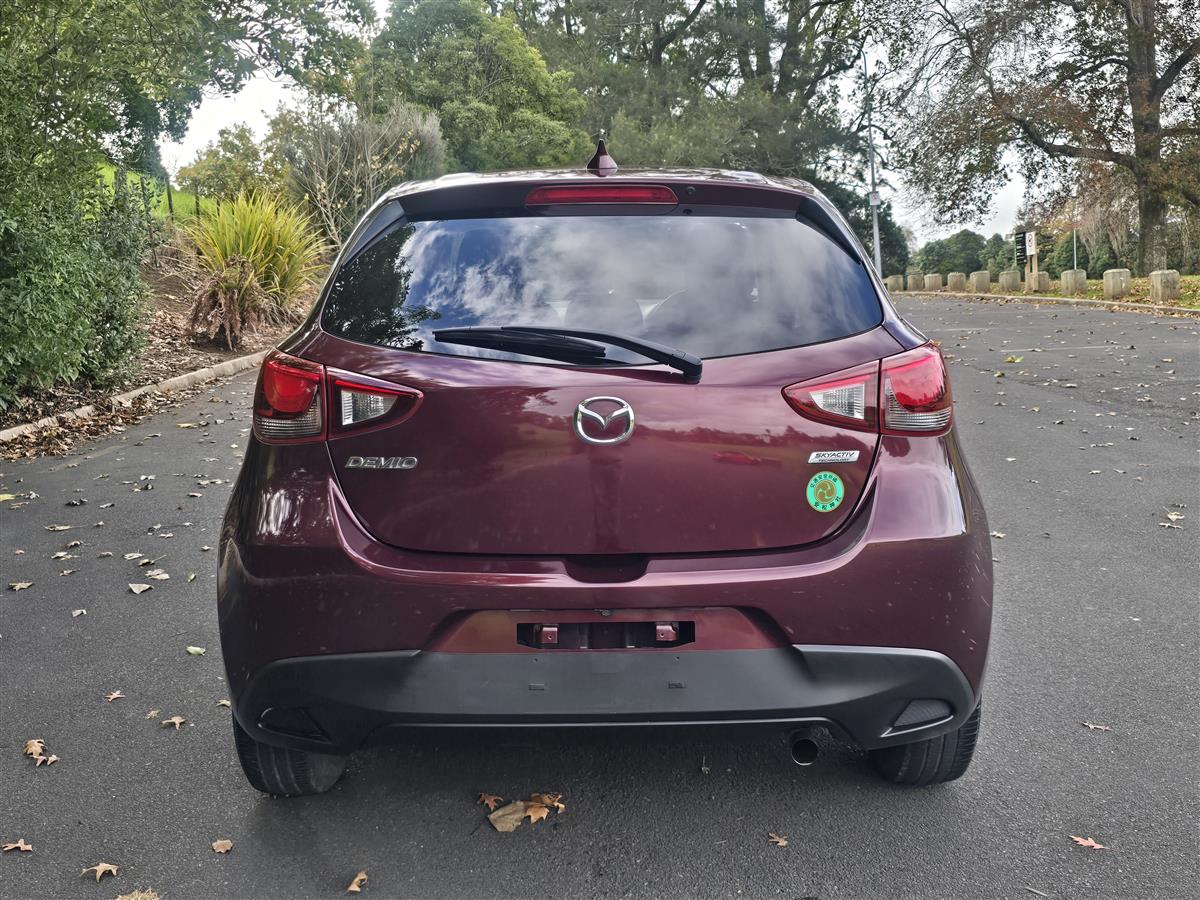 2017 Mazda Demio thumbnail