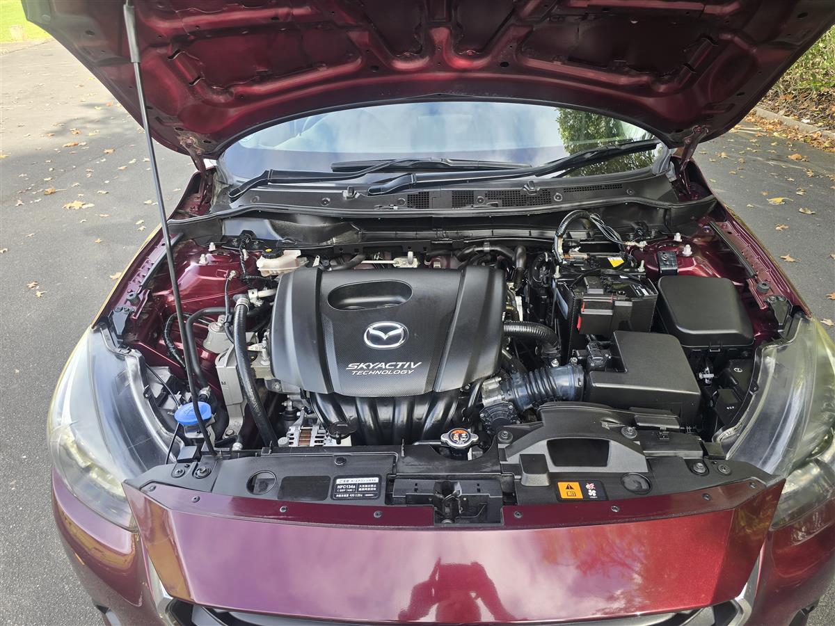 2017 Mazda Demio thumbnail