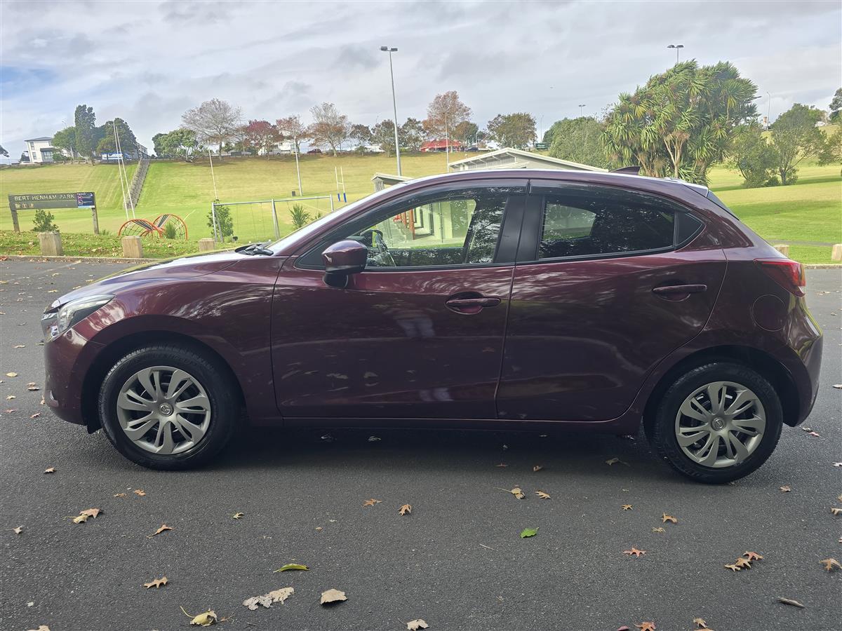 2017 Mazda Demio thumbnail
