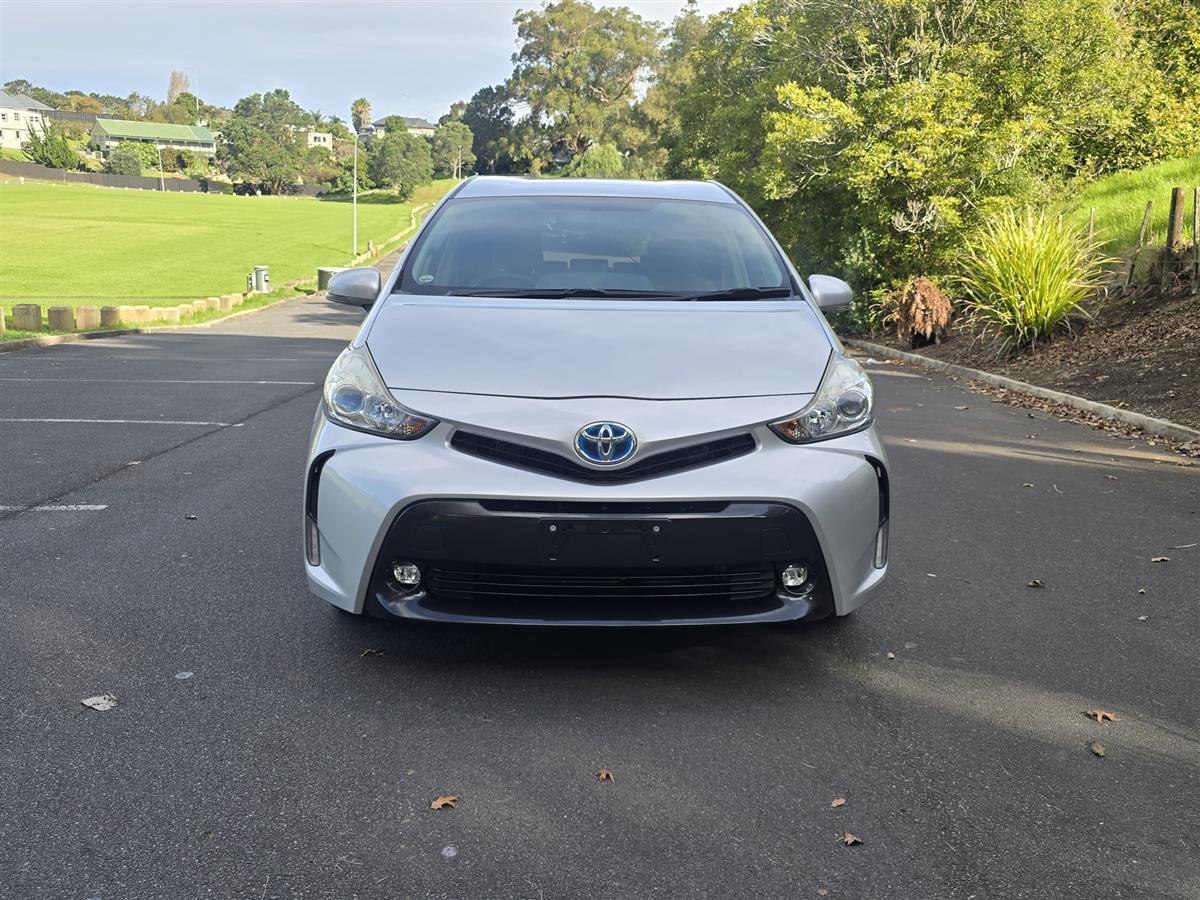 2014 Toyota Prius thumbnail