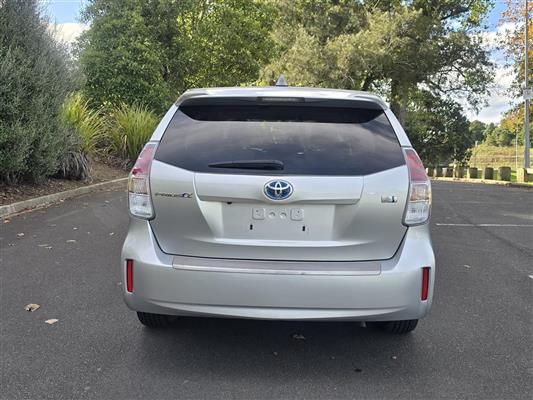 2014 Toyota Prius thumbnail
