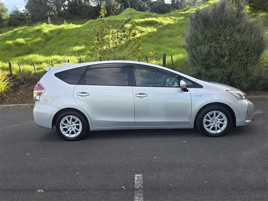 2014 Toyota Prius thumbnail