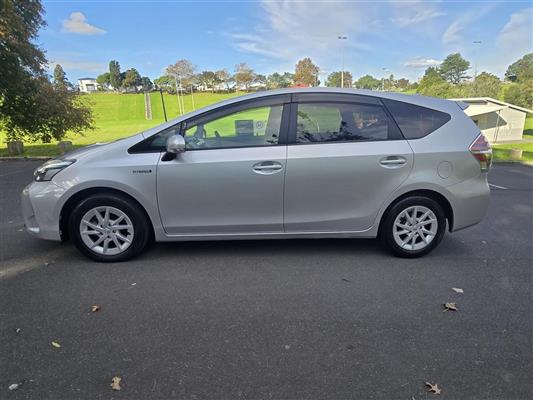 2014 Toyota Prius thumbnail