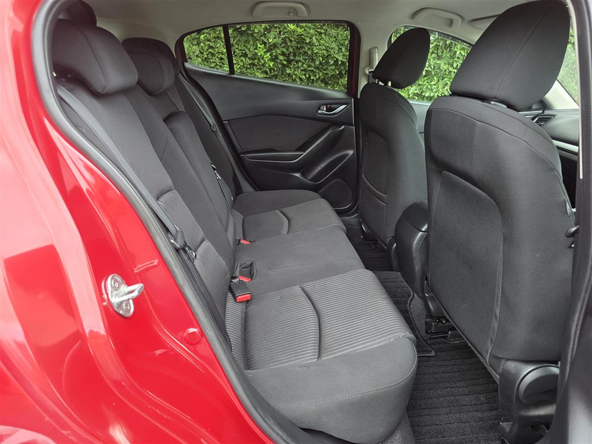2014 Mazda Axela thumbnail
