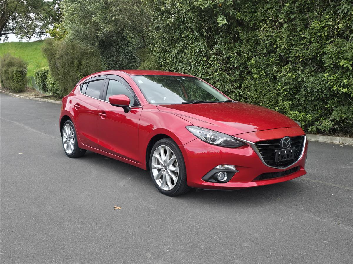 2014 Mazda Axela thumbnail