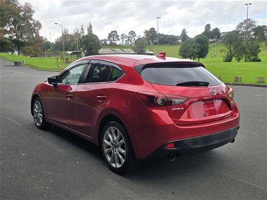 2014 Mazda Axela thumbnail