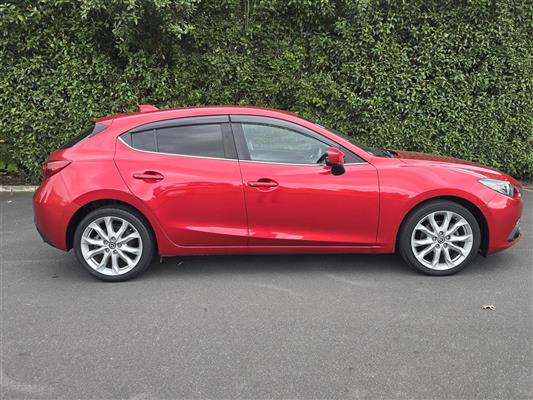 2014 Mazda Axela thumbnail