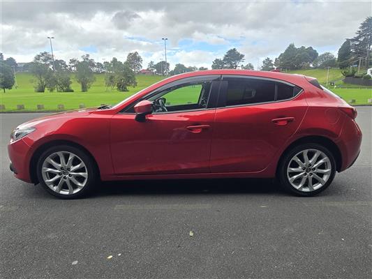 2014 Mazda Axela thumbnail