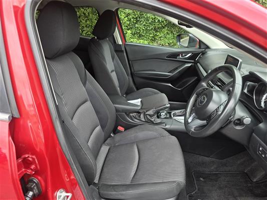 2014 Mazda Axela thumbnail