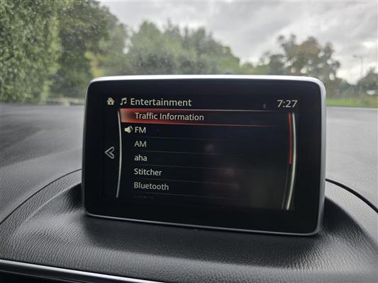 2014 Mazda Axela thumbnail
